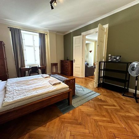 Gorkeho Apartment In City Centre Μπρατισλάβα Εξωτερικό φωτογραφία
