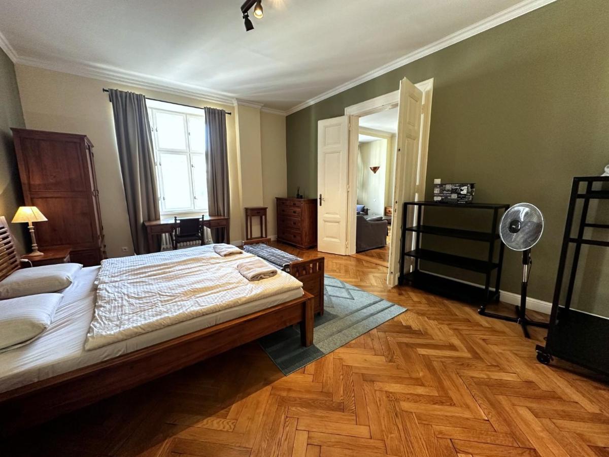 Gorkeho Apartment In City Centre Μπρατισλάβα Εξωτερικό φωτογραφία