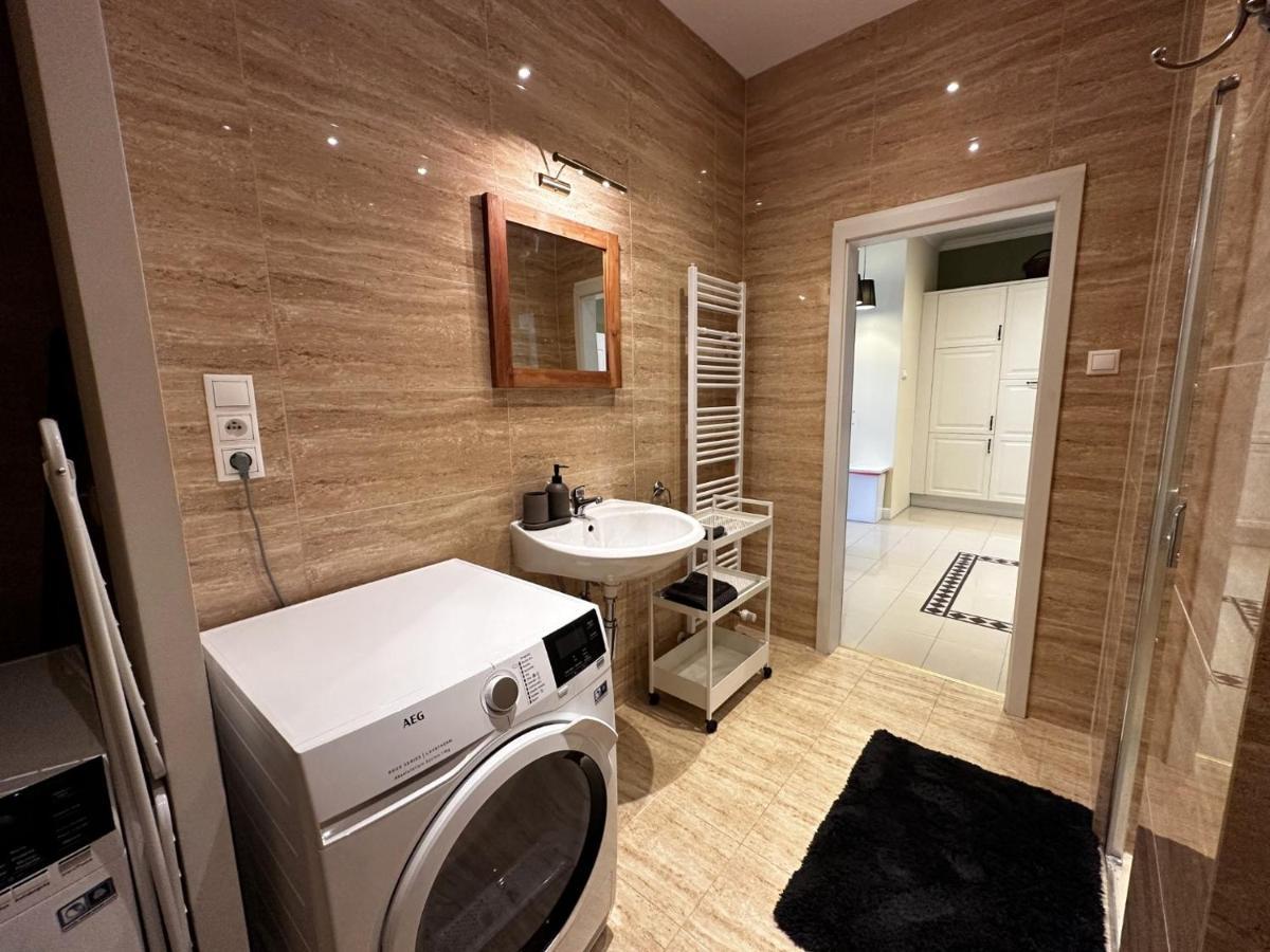 Gorkeho Apartment In City Centre Μπρατισλάβα Εξωτερικό φωτογραφία