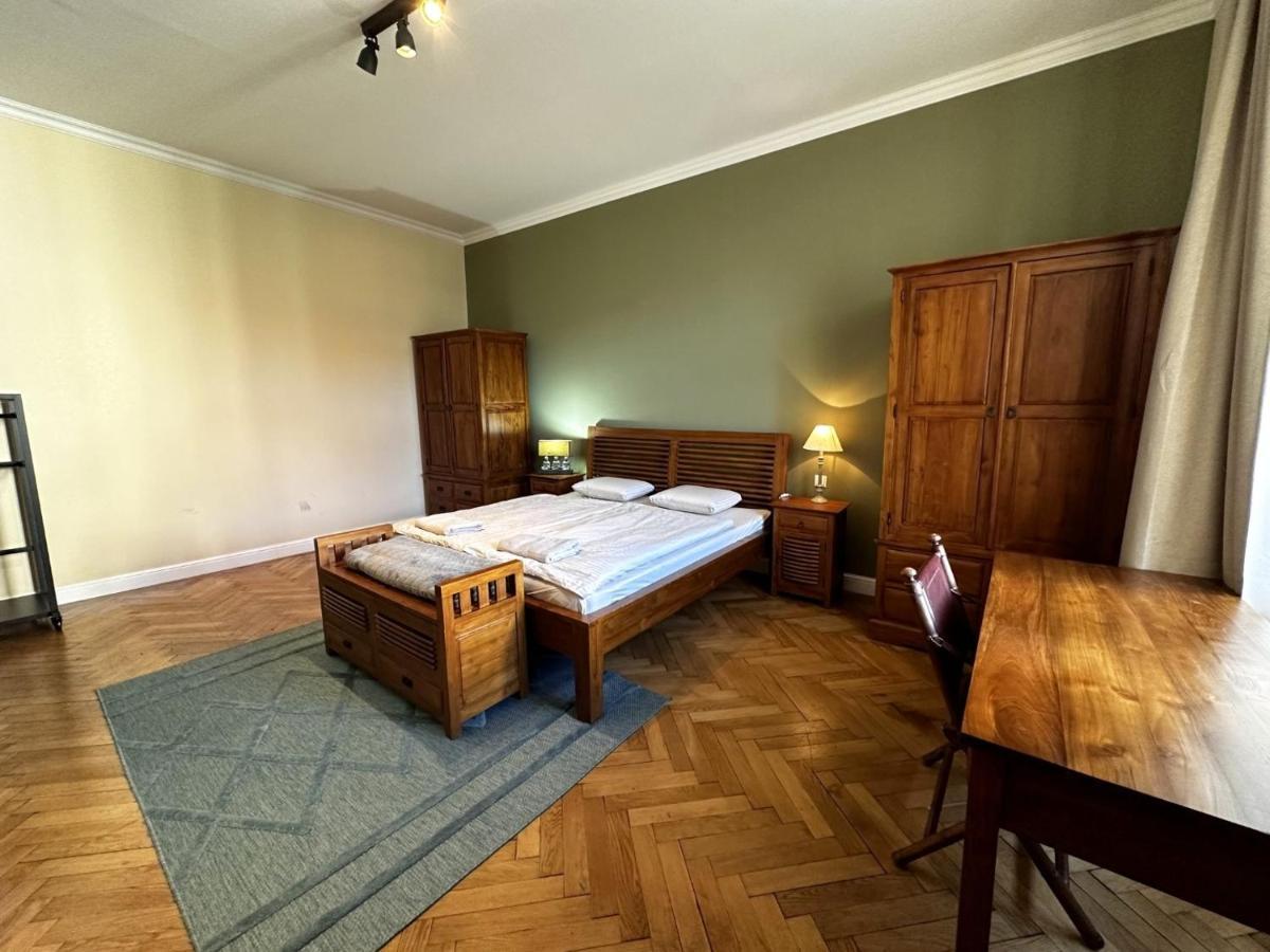 Gorkeho Apartment In City Centre Μπρατισλάβα Εξωτερικό φωτογραφία